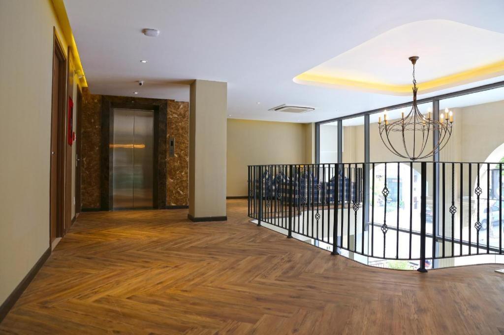 Bizu Royal Hotel Ho Chi Minh-stad Buitenkant foto